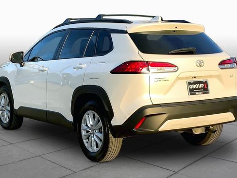 Used 2022 Toyota Corolla Cross LE FWD image 12