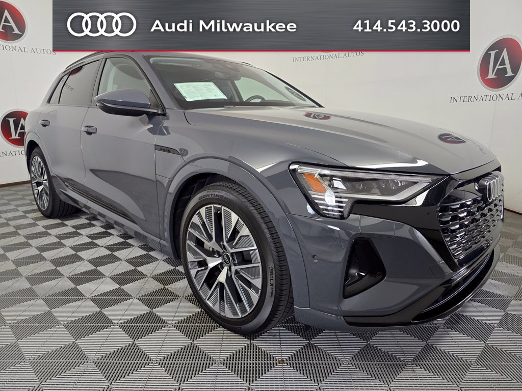 Used 2024 Audi Q8 e-tron Prestige w/ Prestige Package AWD/4WD image 1