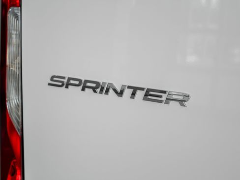 Used 2025 Mercedes-Benz Sprinter 2500 image 21