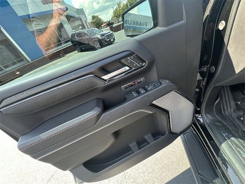 Used 2024 GMC Sierra 1500 AT4X image 13