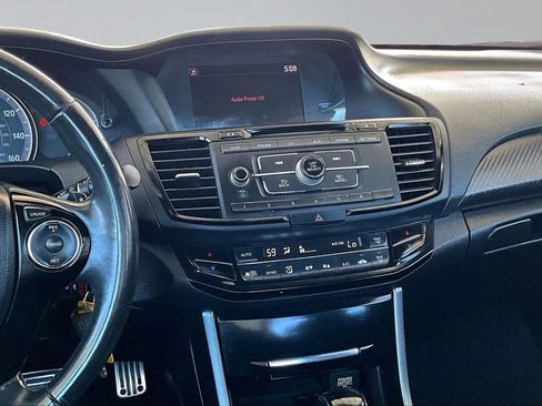 Used 2017 Honda Accord Sport image 9