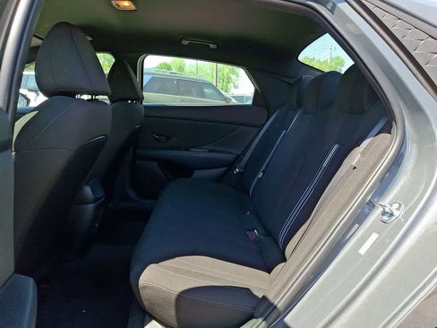 Used 2025 Hyundai Elantra Sport image 10