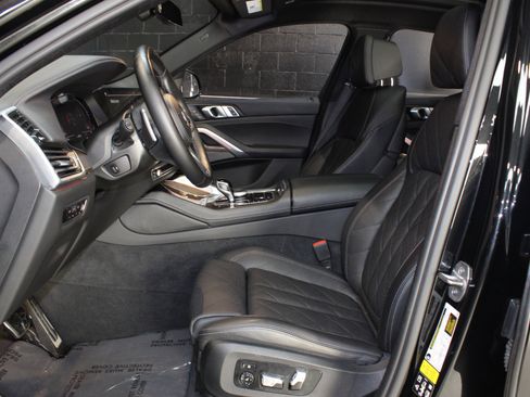 Used 2023 BMW X6 xDrive40i w/ M Sport Package image 29