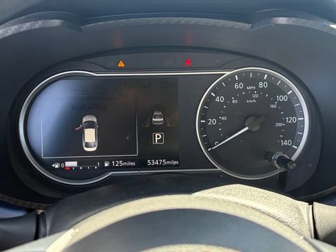 Used 2024 Nissan Versa SV FWD image 16