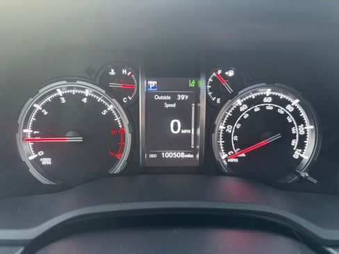 Used 2020 Toyota 4Runner Limited image 28