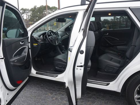 Used 2017 Hyundai Santa Fe Limited image 18