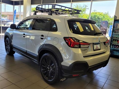 New 2025 Mitsubishi Outlander Sport SE image 3