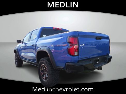 Used 2026 Chevrolet Colorado ZR2 w/ Technology Package AWD/4WD image 5