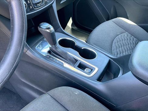 Used 2021 Chevrolet Equinox LT FWD image 13