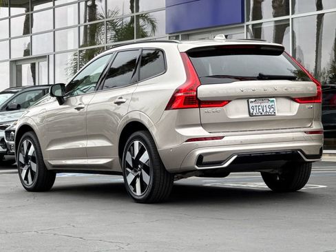Certified 2025 Volvo XC60 T8 Plus w/ Protection Package Premier AWD/4WD image 3
