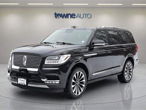 Used 2021 Lincoln Navigator Reserve image 1