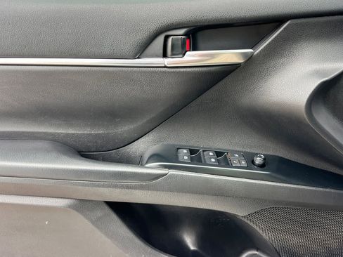 Used 2020 Toyota Camry LE image 15