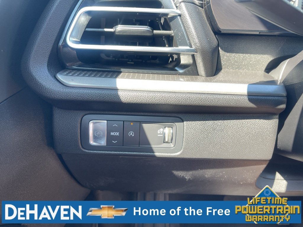 Used 2024 Chevrolet Traverse LT w/ Enhanced Driving Package FWD image 18