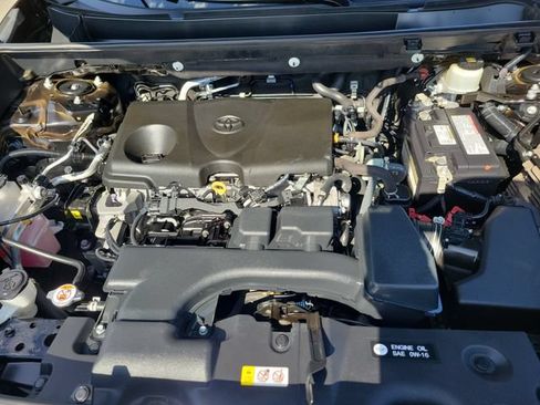 Used 2022 Toyota RAV4 LE AWD/4WD image 32