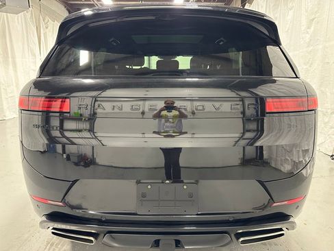 Used 2024 Land Rover Range Rover Sport Dynamic SE AWD/4WD image 6