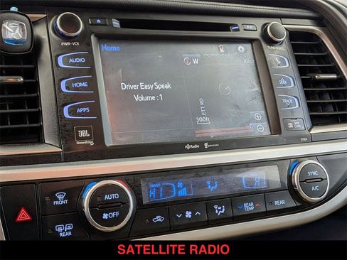 Used 2014 Toyota Highlander Limited image 25