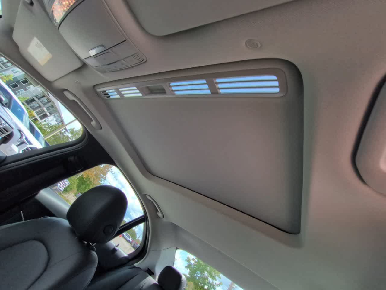 Used 2019 Mercedes-Benz C 300 Sedan image 19