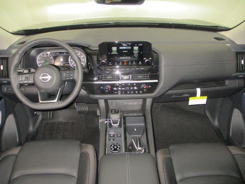 New 2025 Nissan Pathfinder SL image 32