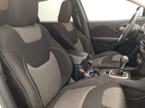 Used 2015 Jeep Cherokee Sport w/ Sport Appearance Group image 21