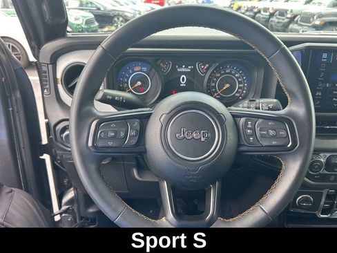 Used 2024 Jeep Wrangler Unlimited Sport AWD/4WD image 16