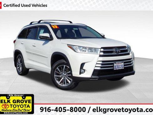 Certified 2017 Toyota Highlander XLE w/ Preferred Accessory Package AWD/4WD image 1