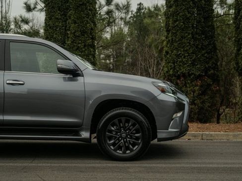 Used 2023 Lexus GX 460 Premium image 19
