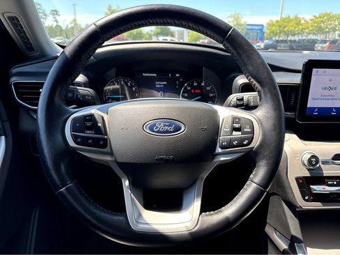 Used 2023 Ford Explorer XLT w/ Equipment Group 202A AWD/4WD image 15