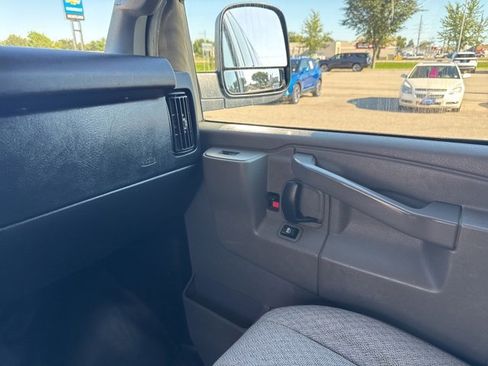 Used 2017 Chevrolet Express 3500 LS w/ Cold Climate Package image 11