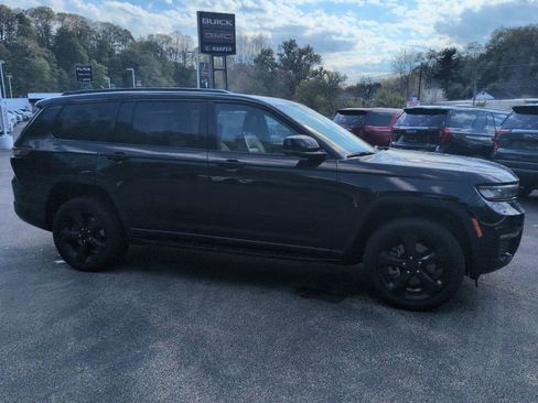Used 2024 Jeep Grand Cherokee L Limited w/ Black Appearance Package AWD/4WD image 5