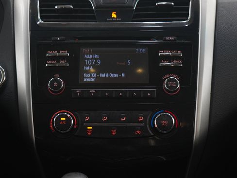 Used 2015 Nissan Altima 2.5 S w/ Power Driver Seat Package FWD image 17