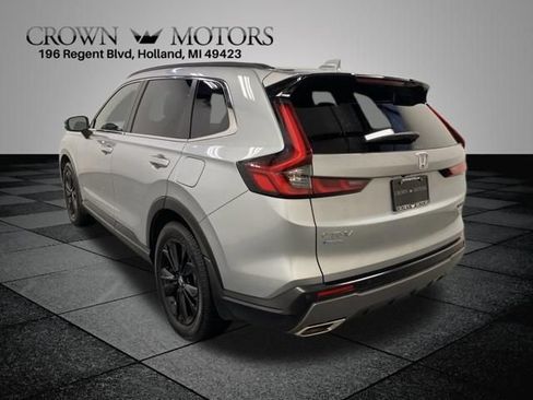Used 2024 Honda CR-V Sport Touring image 4