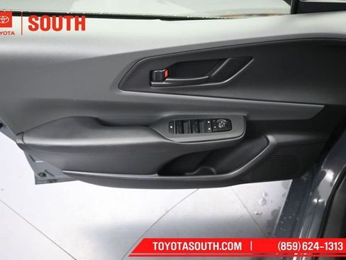 Used 2025 Toyota Prius LE FWD image 26