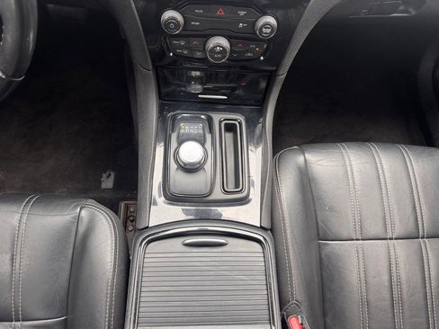 Used 2018 Chrysler 300 S image 23