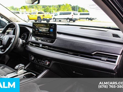 Used 2025 Mitsubishi Outlander SE FWD image 25