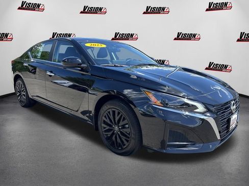 Certified 2025 Nissan Altima 2.5 SV w/ SV Special Edition Package AWD/4WD image 3