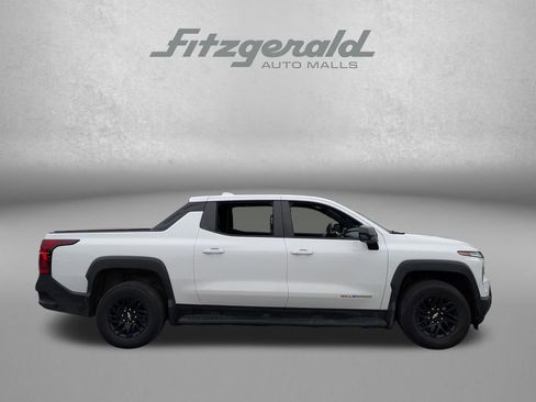 Used 2024 Chevrolet Silverado EV W/T AWD/4WD image 4