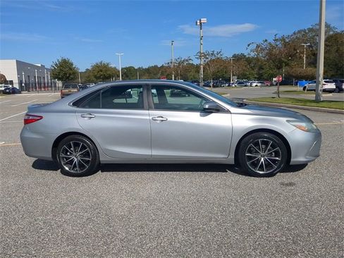 Used 2016 Toyota Camry XSE image 3