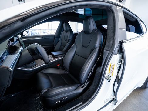 Used 2022 Tesla Model S image 32