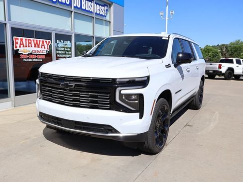 New 2026 Chevrolet Suburban High Country AWD/4WD image 6