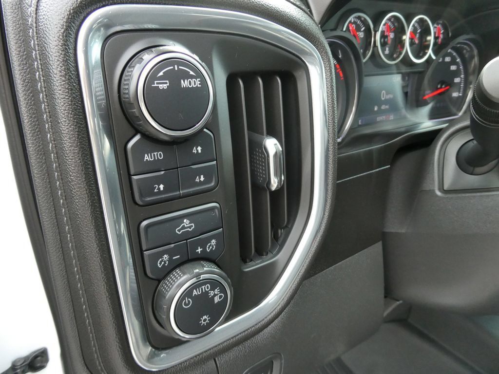 Certified 2020 Chevrolet Silverado 1500 LT w/ All-Star Edition AWD/4WD image 26