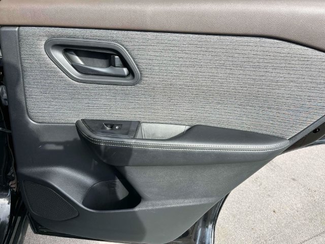 Used 2021 Nissan Rogue S FWD image 20