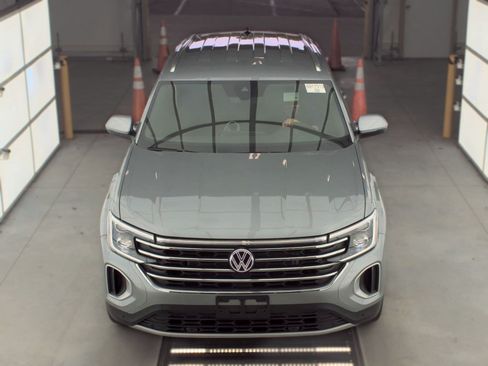 Used 2026 Volkswagen Atlas Cross Sport SE AWD/4WD image 2