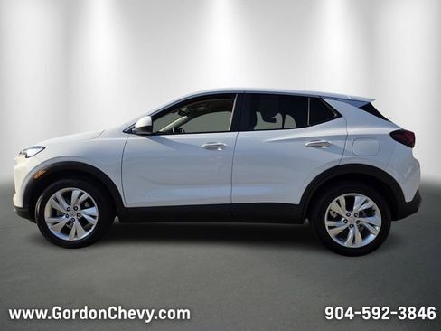 Certified 2025 Buick Encore GX Preferred FWD image 2