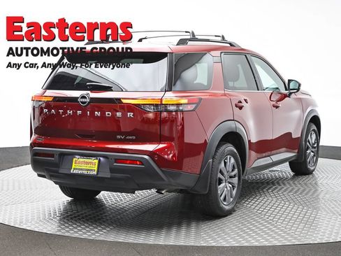 Used 2024 Nissan Pathfinder SV AWD/4WD image 5
