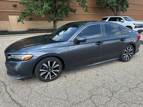 Used 2024 Honda Civic EX image 3