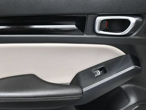 Used 2023 Honda Civic Touring image 10