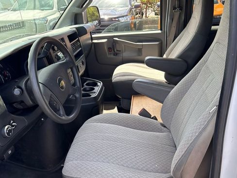 Used 2017 Chevrolet Express 3500 LT w/ LT Preferred Equipment Group RWD image 6