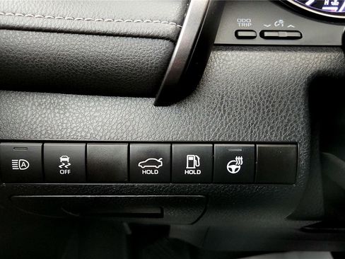 Used 2022 Toyota Camry SE image 30