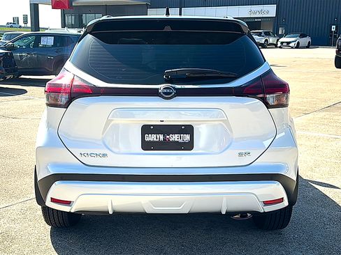 Used 2024 Nissan Kicks SR w/ SR Premium Package image 7