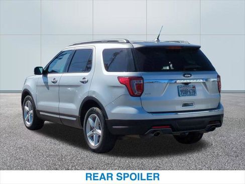 Used 2018 Ford Explorer XLT w/ Equipment Group 202A image 9